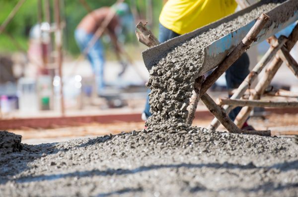 Backyard Concrete Pouring in Hamilton